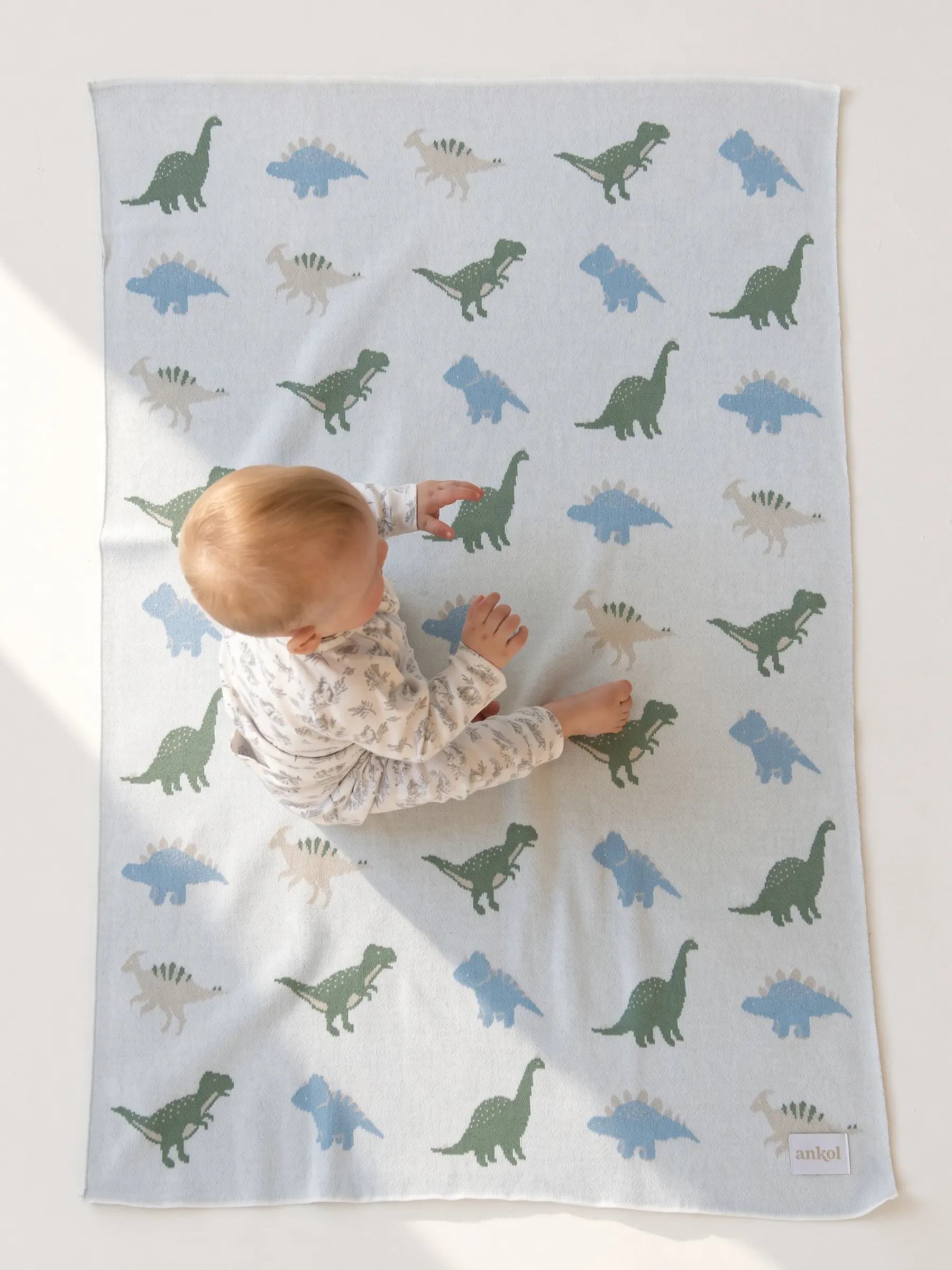 Плед для новорожденных вязаный динозавры — фото 3